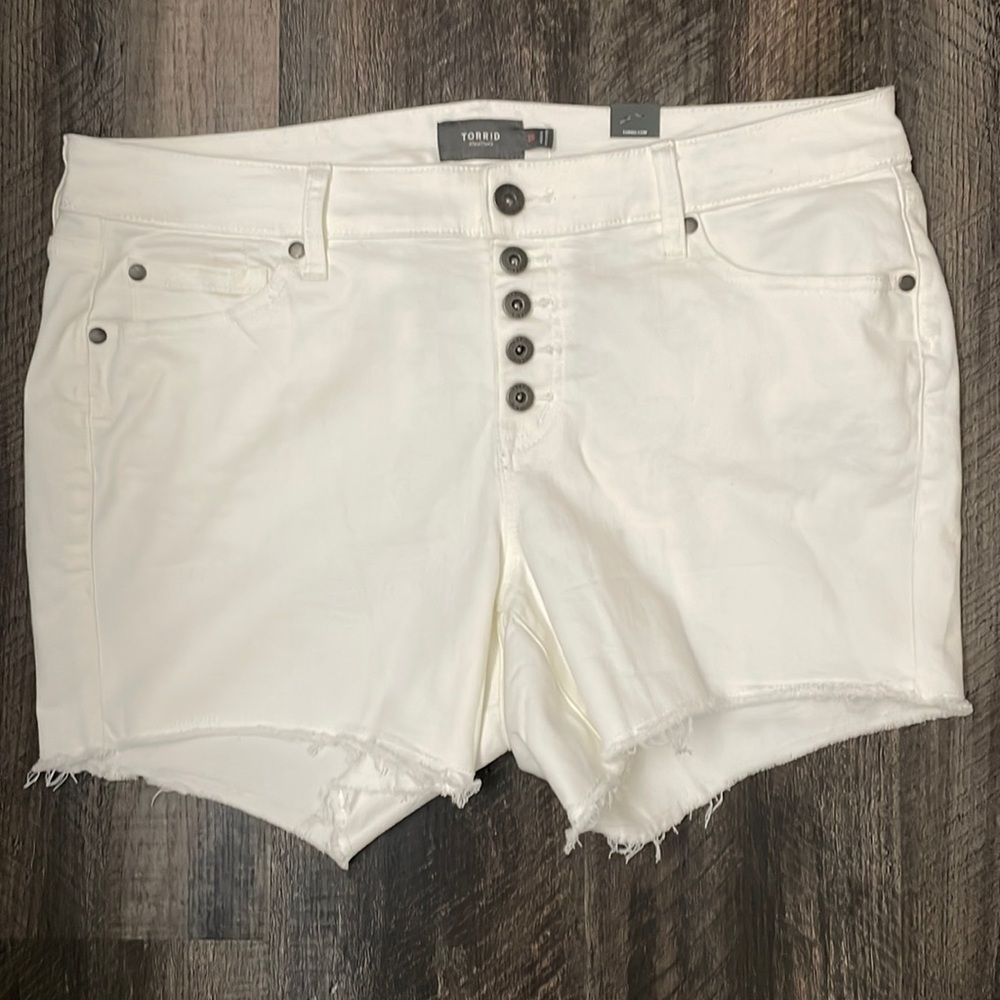 Torrid White Denim Button Fly Shorts size 16